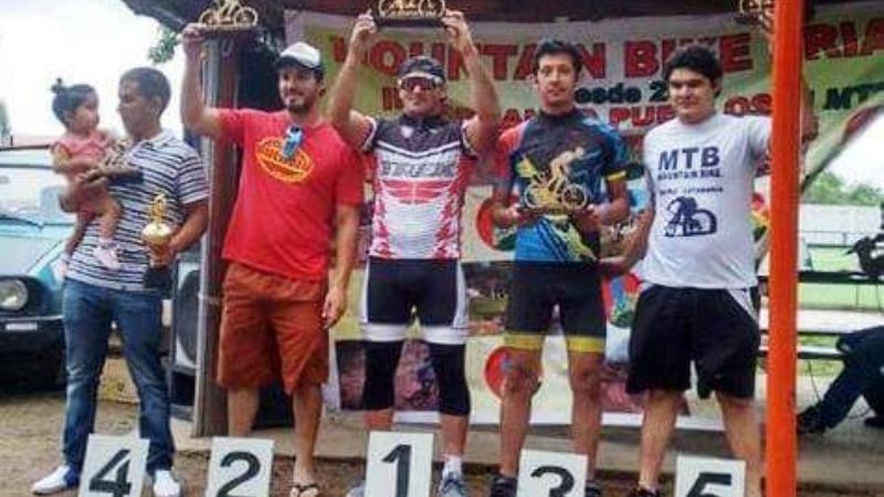 Bikers recreínos brillaron en Frías