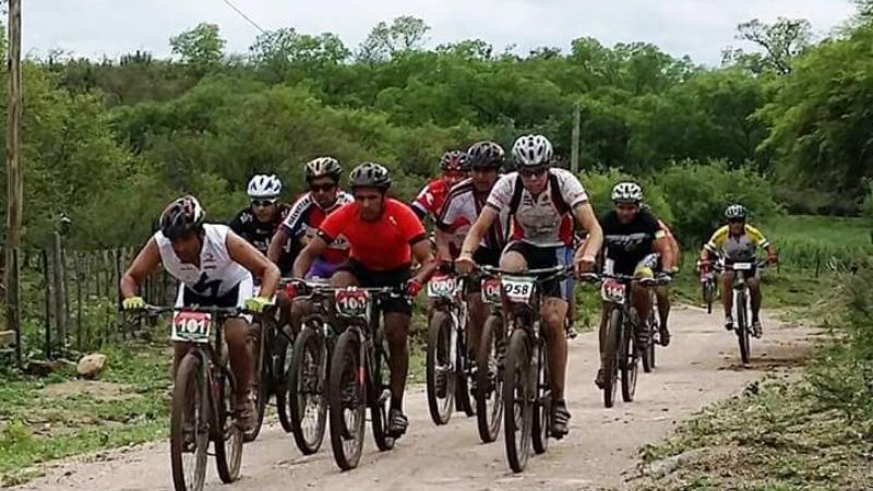 Bikers recreínos brillaron en Frías