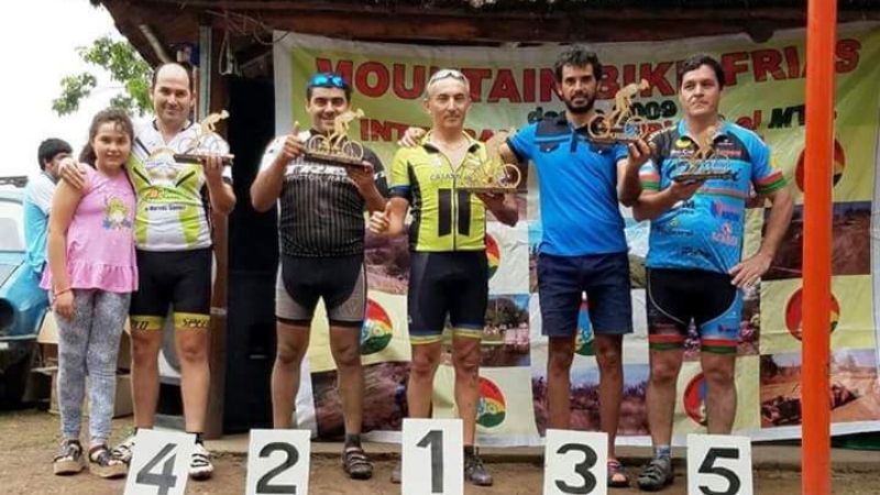 Bikers recreínos brillaron en Frías