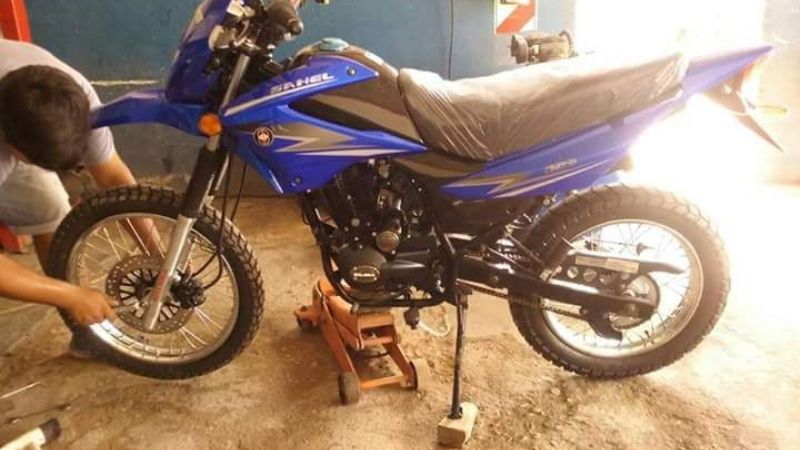 Le quemaron la moto y pide justicia