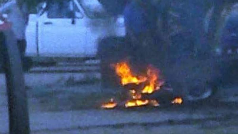 Le quemaron la moto y pide justicia