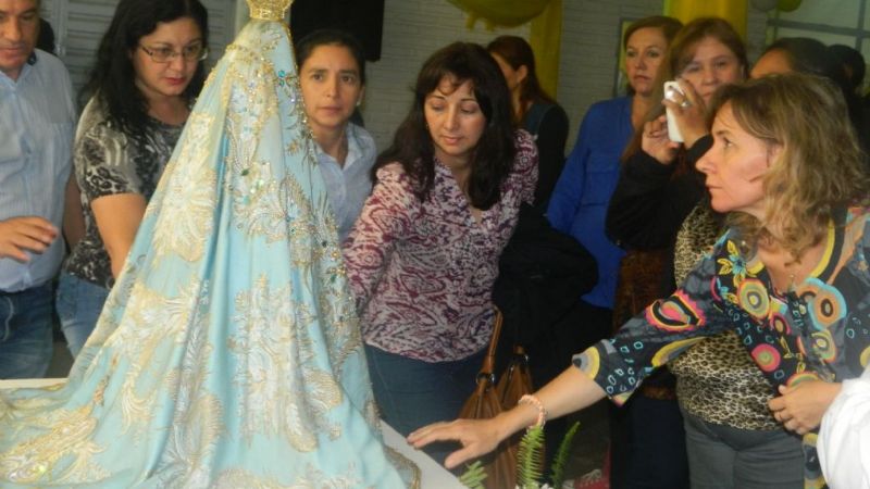 El Ministerio de Salud recibió a la Virgen del Valle