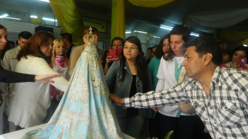 El Ministerio de Salud recibió a la Virgen del Valle