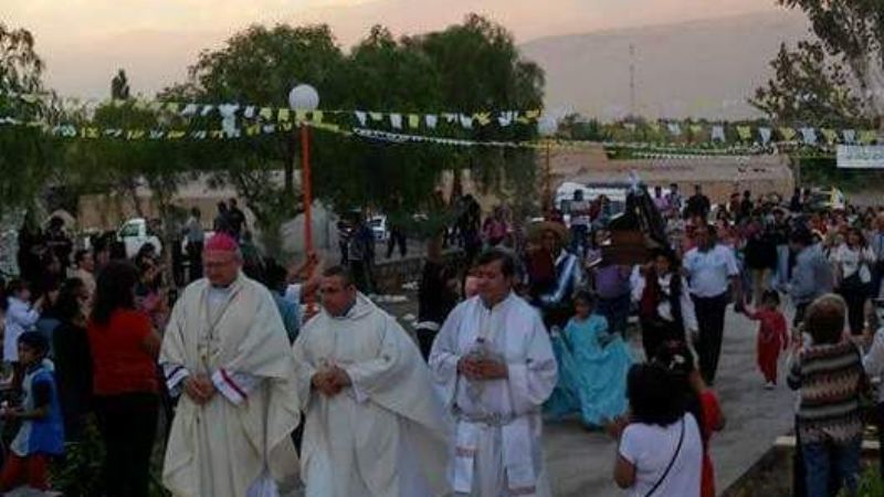 El Obispo consagró el altar y dedicó la centenaria Capilla de Medanitos