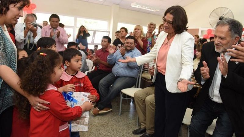 La gobernadora inauguró un nuevo jardín de infantes en Belén
