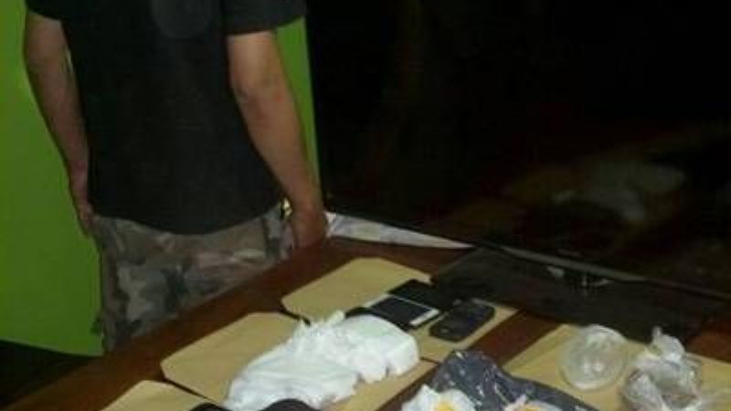 Desbaratan un punto de venta de drogas y detienen a un hombre