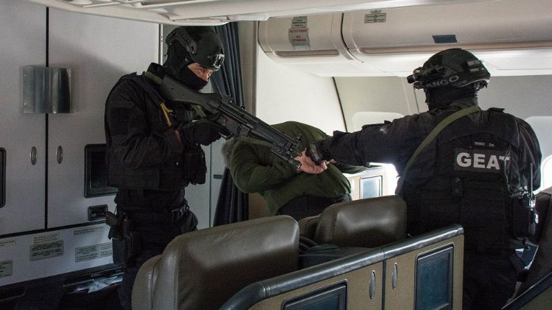 Simulacro de toma de rehenes en vuelo: oficiales de la PSA se capacitaron con especialistas italianos