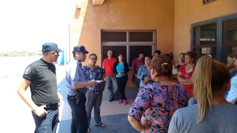 Alumnos dudan de la legalidad del dictado de cursos y llamaron a la policía