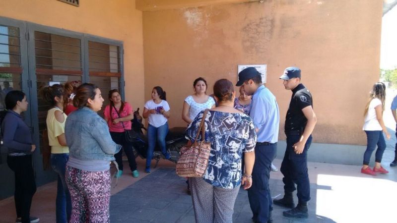 Alumnos dudan de la legalidad del dictado de cursos y llamaron a la policía