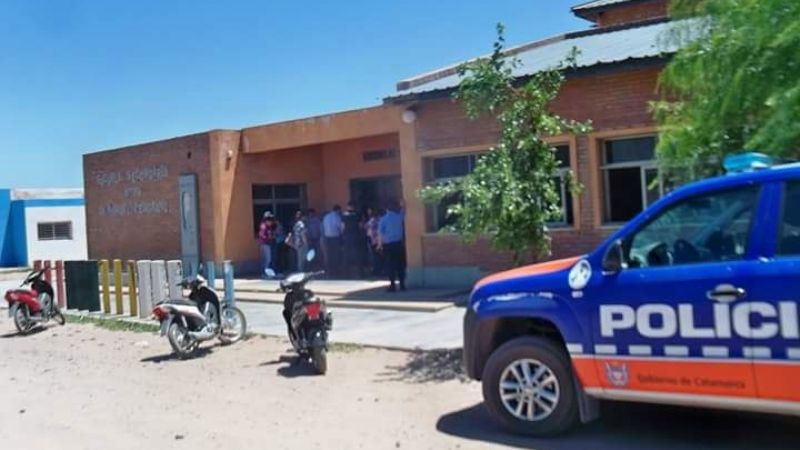 Alumnos dudan de la legalidad del dictado de cursos y llamaron a la policía