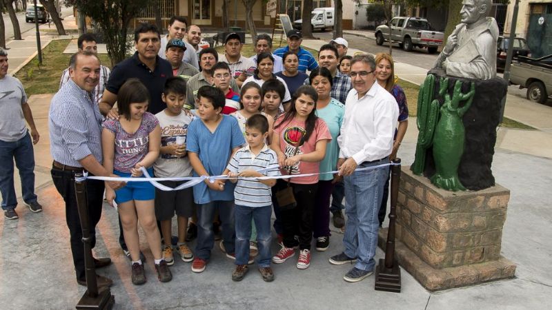 Inauguraron la remodelación de la plaza Congresal Centeno