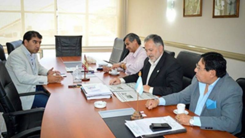 Páez y concejales ausentes en Senadores