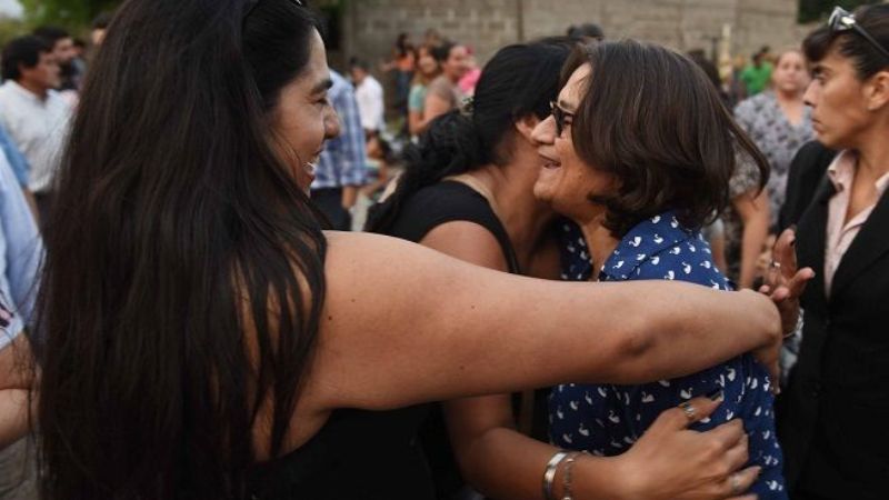 La Gobernadora entregó escrituras a familias del sur capitalino