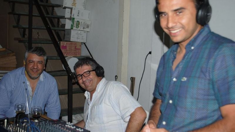 Con pizza, empanadas y trabajo al aire festejaron los periodistas deportivos