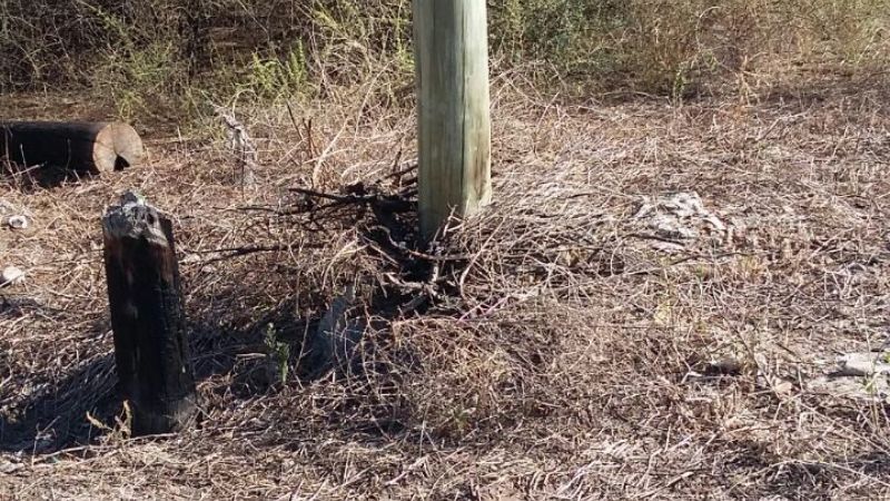 Siguen quemando postes de líneas eléctricas