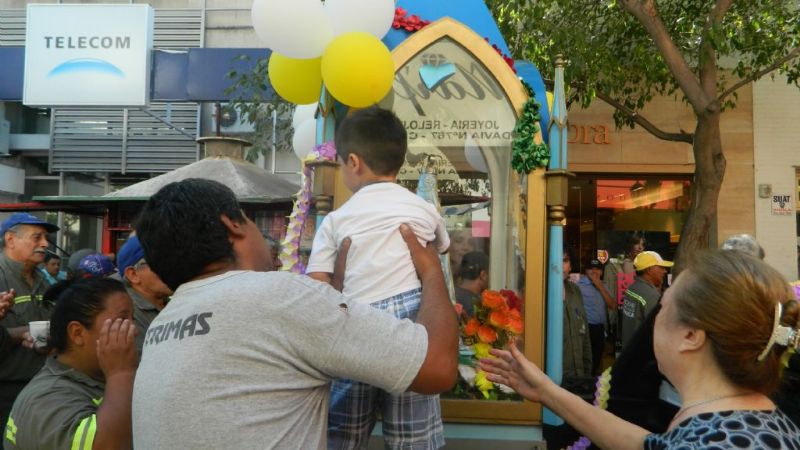 Empleados municipales celebraron su día con una caravana junto a la Virgen del Valle