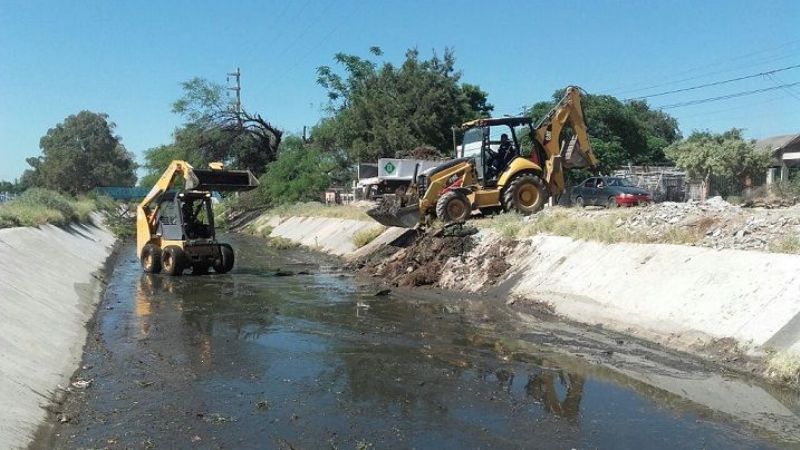 Limpian el arroyo Fariñango
