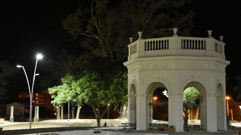 Se instalaron las nuevas luminarias en La Alameda