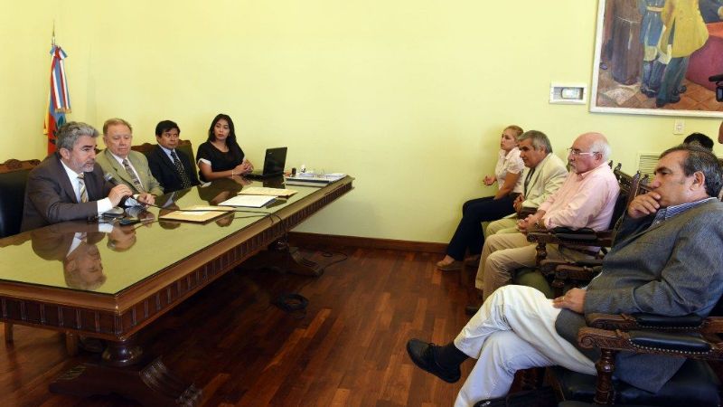 Adquirirán transporte 0km para escuelas técnicas
