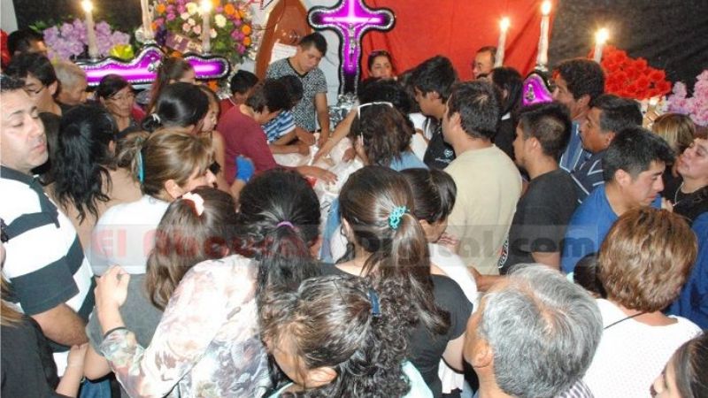 Una multitud recibió los restos de "Coco" Quintar en Fiambalá