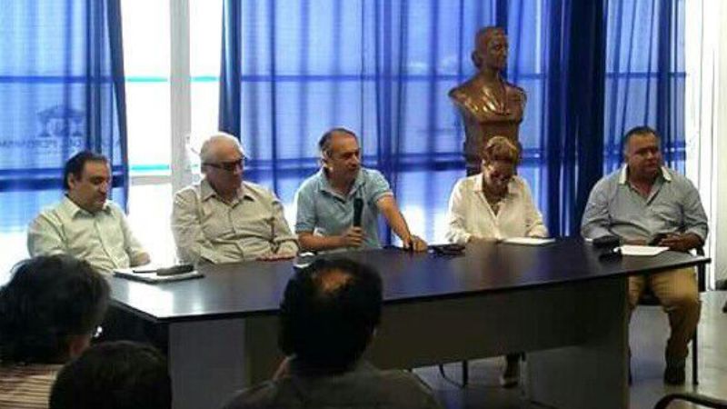 Panel debate sobre Educación en el PJ Capital