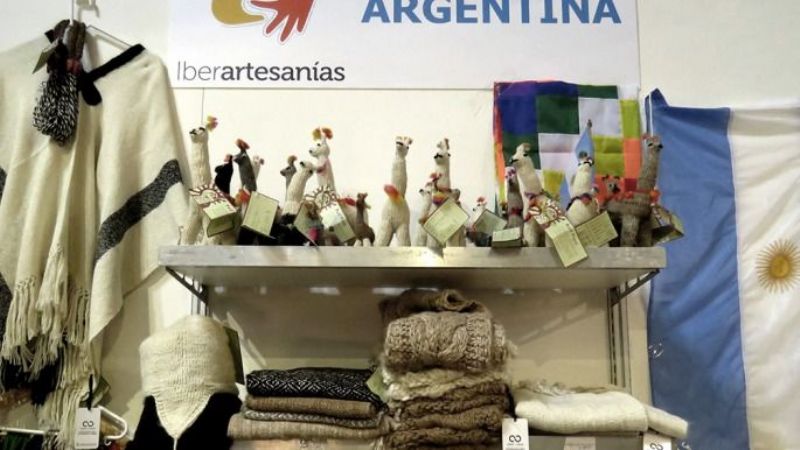 Una artesana de La Quiaca deslumbró con sus tejidos en una feria en Milán