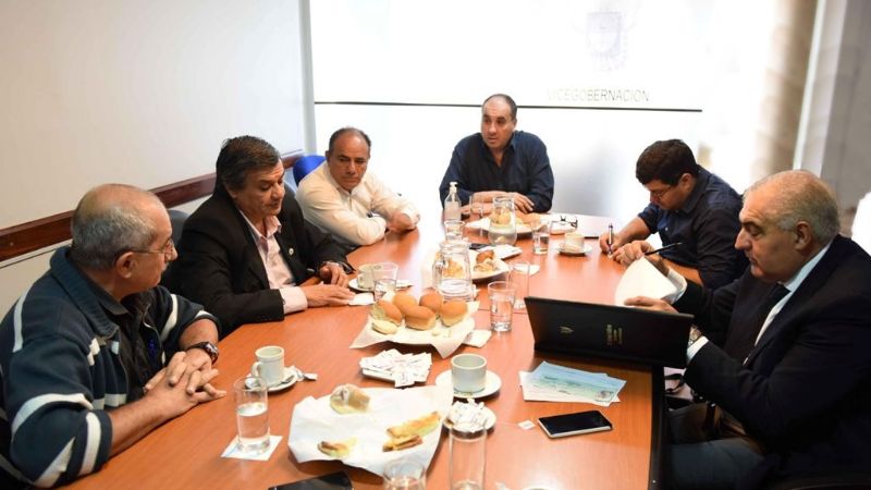 El vicegobernador y senadores recibieron al Círculo de Periodistas Deportivos