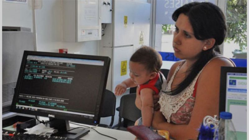 Oficializaron el bono de $1000 para beneficiarios de la AUH