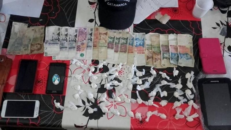 Desbaratan un punto de venta de drogas en el sur de la Capital