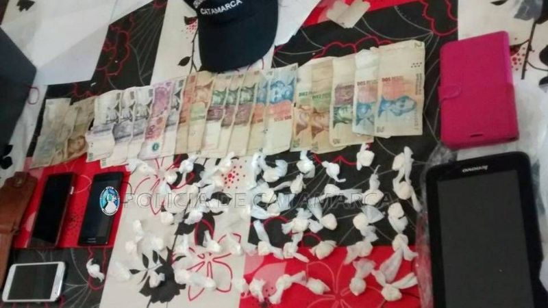 Desbaratan un punto de venta de drogas en el sur de la Capital