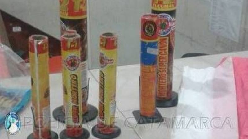 Dos aprehendidos y un demorado tras robar pirotecnia