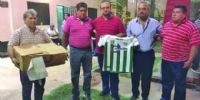 CAMISTEAS para cuatro divisiones recibió Rivadavia de Huillpima, el benjamín de la Liga.
