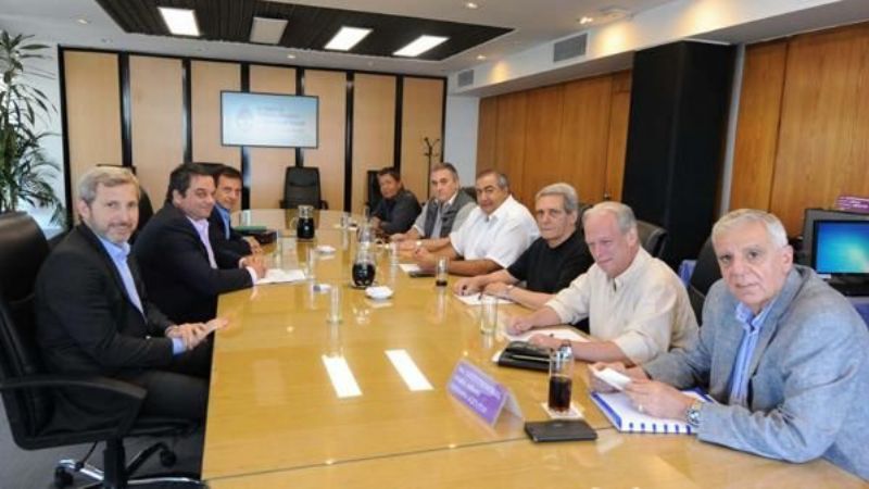 Ganancias: el Gobierno se reúne con la CGT