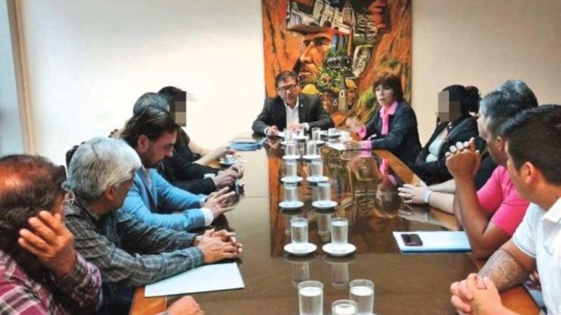 Trabajadores tucumanos obligados a “compartir” los salarios