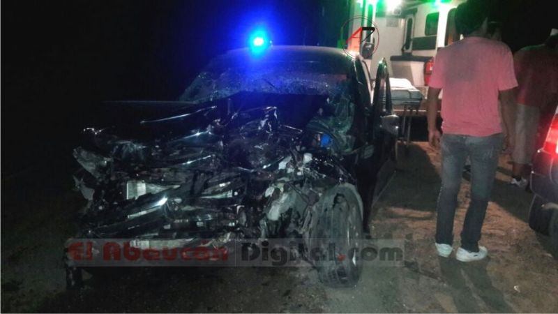 Tres personas murieron y una niña está grave tras un choque frontal