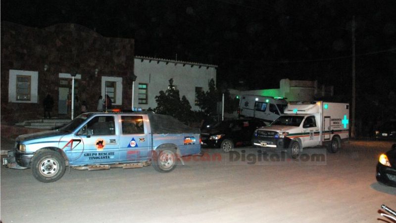 Tres personas murieron y una niña está grave tras un choque frontal