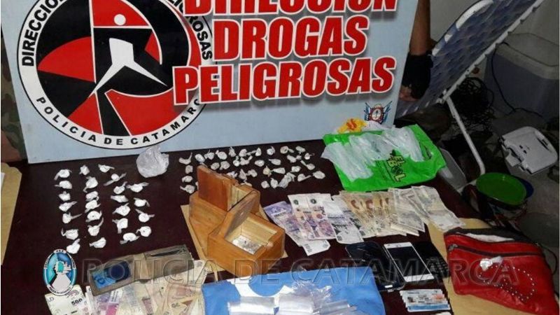 Desbaratan un punto de venta de cocaína y una cocina de drogas