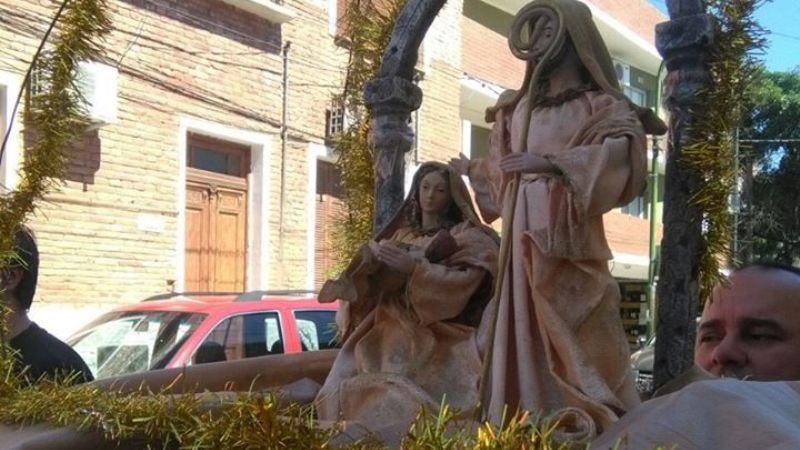 Misachico con pesebres por las calles de la ciudad