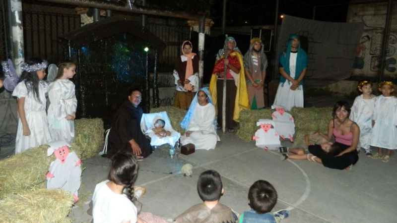 Pesebres vivientes en los barrios Villa Cubas y Eva Perón