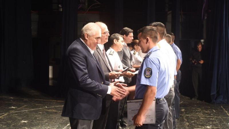 Gutiérrez presidió el acto de colación de la Escuela de Cadetes