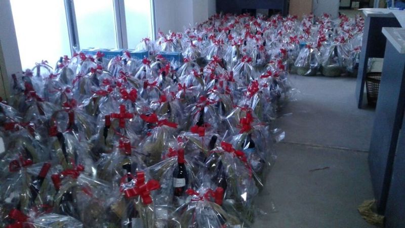 Distribuyen más de mil canastas navideñas hechas por emprendedores