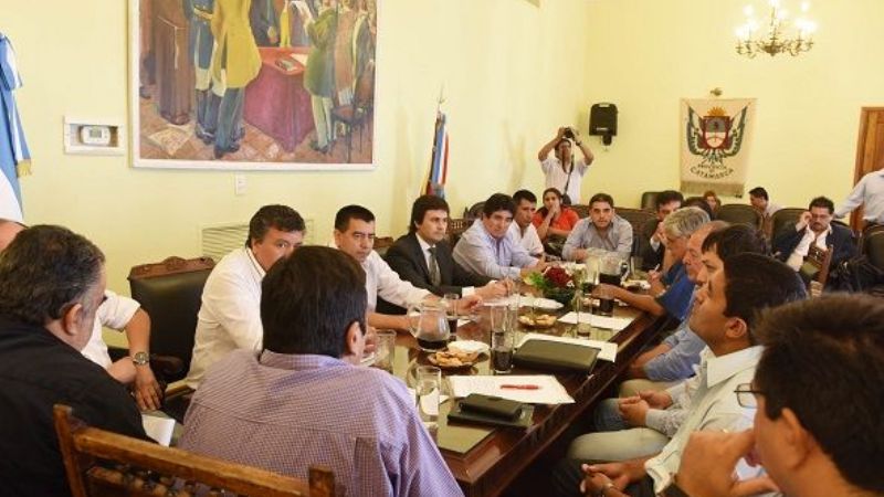 Asistirán a los intendentes para que puedan pagar el aguinaldo