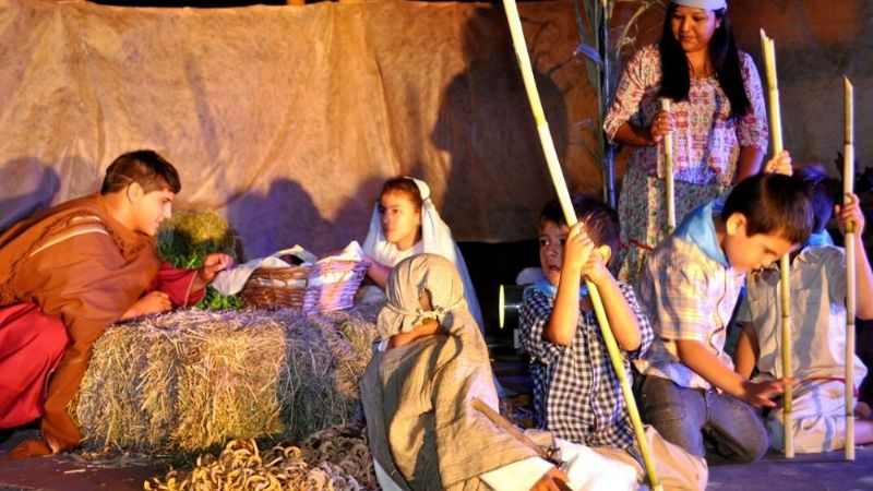 Colorido festejo navideño en el Hogar de Ancianos