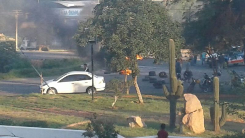 Piquetes de municipales chacareros en el parador de Tres Puentes