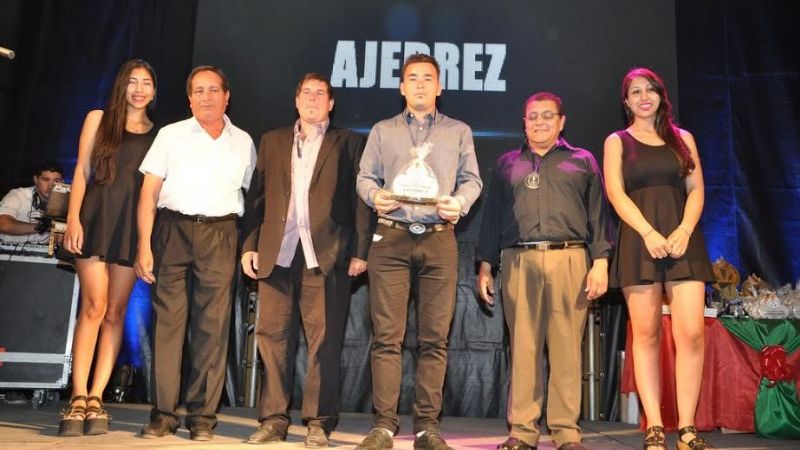El boxeador Miguel Barrionuevo “Deportista del Año 2016”, en Catamarca