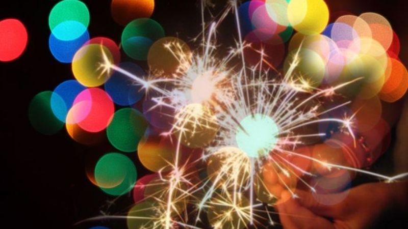 Niño jugaba con pirotecnia en la casa y se incendió un colchón