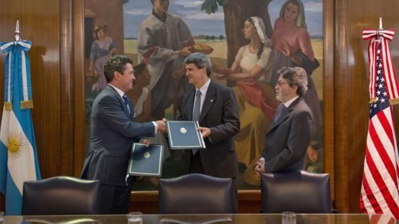 Argentina y EEUU firman acuerdo de intercambio de información tributaria