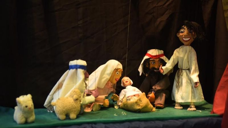 Con marionetas representaron el nacimiento de Jesús