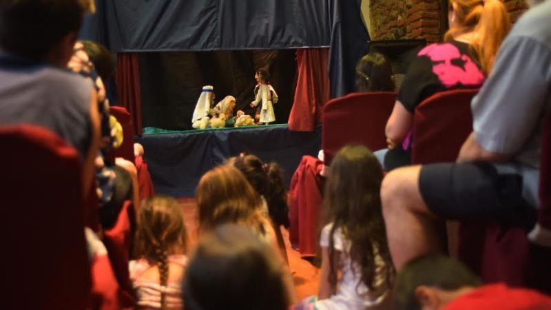 Con marionetas representaron el nacimiento de Jesús