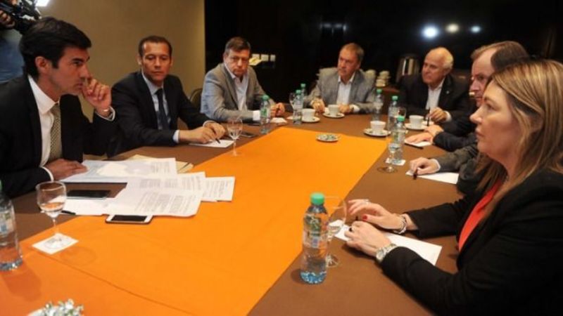 Los gobernadores volverán a reunirse en enero para analizar en conjunto la paritaria docente